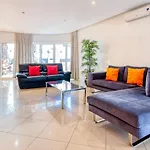 Villa Full Private 300sqm Jacuzzi Heated Pool Ideal & Quiet Location *