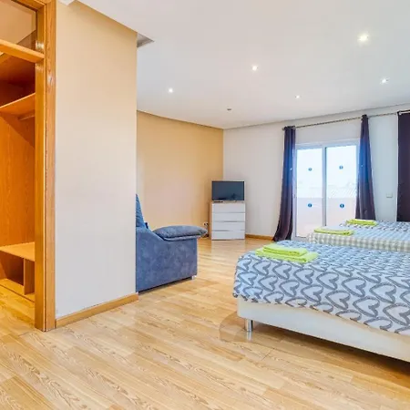 300Sqm Hammam Jacuzzi Heated Pool Billiard Darts - Ideal & Quiet Location *