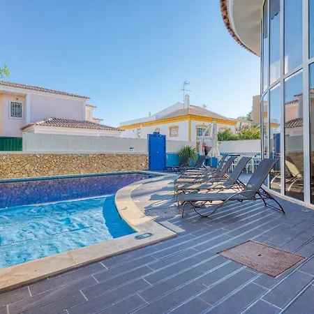 Full Private 300sqm Jacuzzi Heated Pool Ideal & Quiet Location Villa