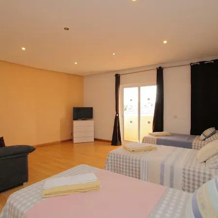 别墅 Full Private 300sqm Jacuzzi Heated Pool Ideal & Quiet Location