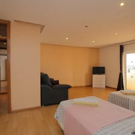300Sqm Hammam Jacuzzi Heated Pool Billiard Darts - Ideal & Quiet Location *