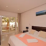 Vila Full Private 300sqm Jacuzzi Heated Pool Ideal & Quiet Location