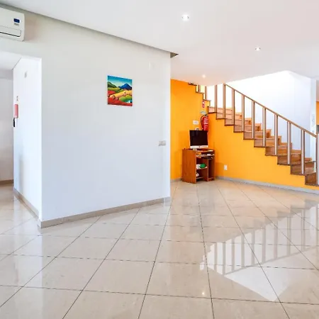 Full Private 300sqm Jacuzzi Heated Pool Ideal & Quiet Location *