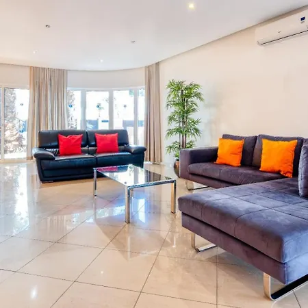 וילה Full Private 300sqm Jacuzzi Heated Pool Ideal & Quiet Location *