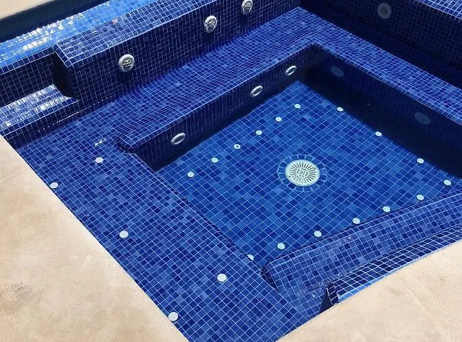 Full Private 300sqm Jacuzzi Heated Pool Ideal & Quiet Location * אלבופיירה