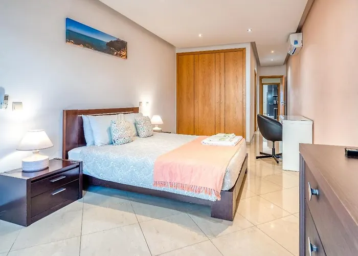 Full Private 300sqm Jacuzzi Heated Pool Ideal & Quiet Location אלבופיירה