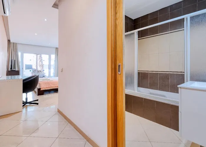 וילה Full Private 300sqm Jacuzzi Heated Pool Ideal & Quiet Location *