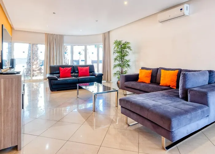 וילה Full Private 300sqm Jacuzzi Heated Pool Ideal & Quiet Location *