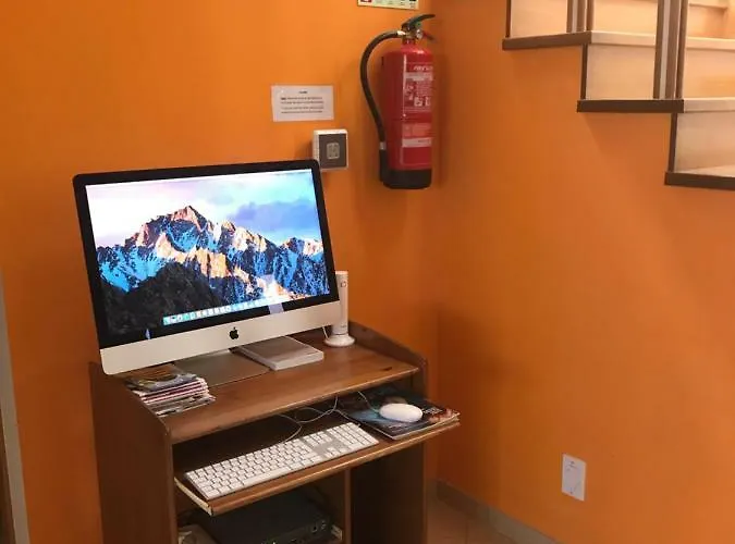 Full Private 300sqm Jacuzzi Heated Pool Ideal & Quiet Location *