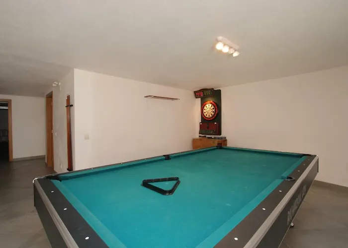 Full Private 300sqm Jacuzzi Heated Pool Ideal & Quiet Location *