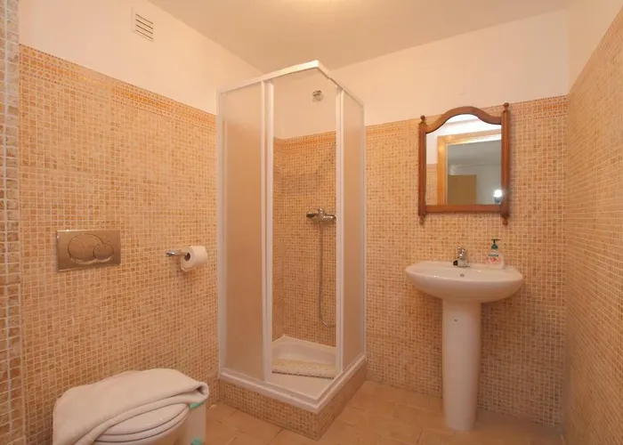 Full Private 300sqm Jacuzzi Heated Pool Ideal & Quiet Location וילה *